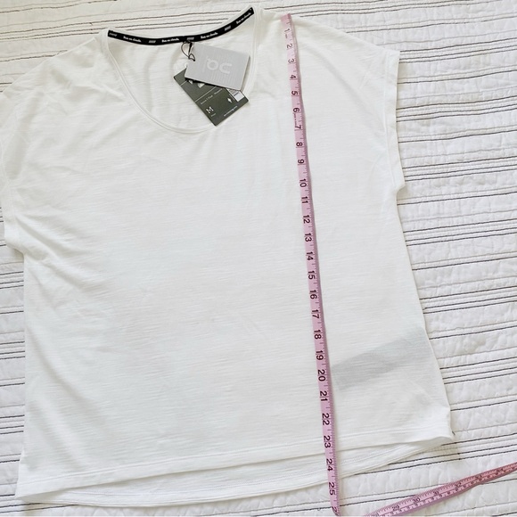 NWT On Cloud Running Active-T Flow Quick-drying Athletic Shirt White size Medium - Picture 10 of 10